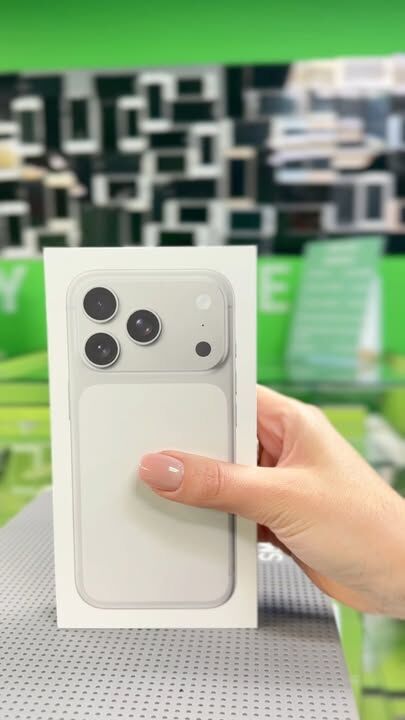 Unboxing iPhone 17 Pro 
.
.
 #smartzonegsm  #fypシ゚  #timisoara  #romania #apple #Sigilat #iPhone17Pro