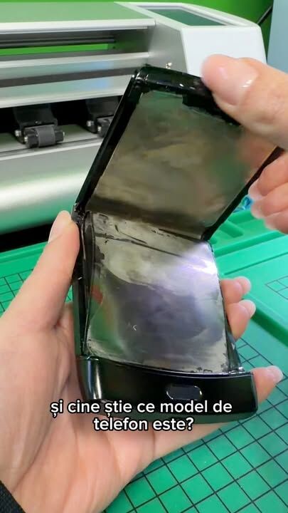 Montaj display Motorola 
#ServiceGSM #reparatiitelefoane #smartzonegsm #timisoara