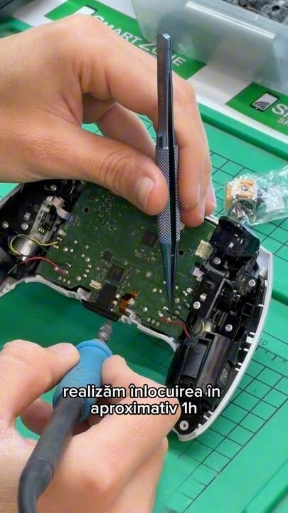 Și tu te enervezi când te joci ? 
Te așteptăm în service . Reparațiile durează maxim 2h . 
Timișoara , Str Arieș nr 14 
.
.
 #Service GSM #reparatiitelefoane #smartzonegsm #controller #playstation #fypageシ